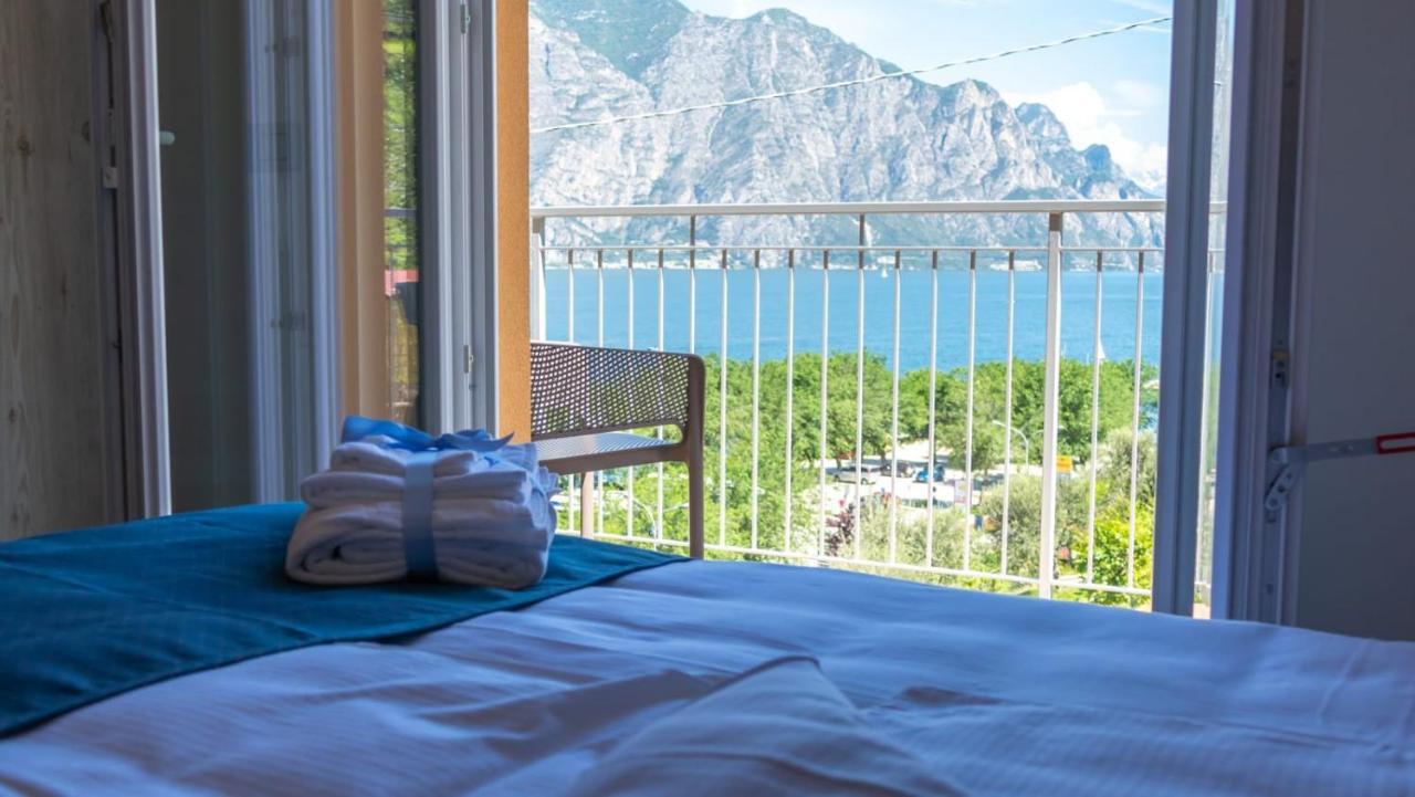 Hotel Casa Marinella Малчезине Екстериор снимка