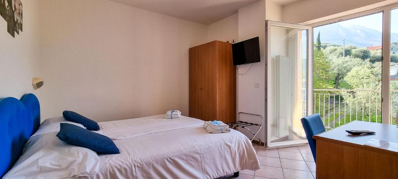 Hotel Casa Marinella Малчезине Екстериор снимка