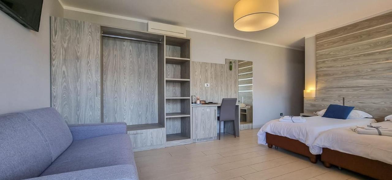 Hotel Casa Marinella Малчезине Екстериор снимка