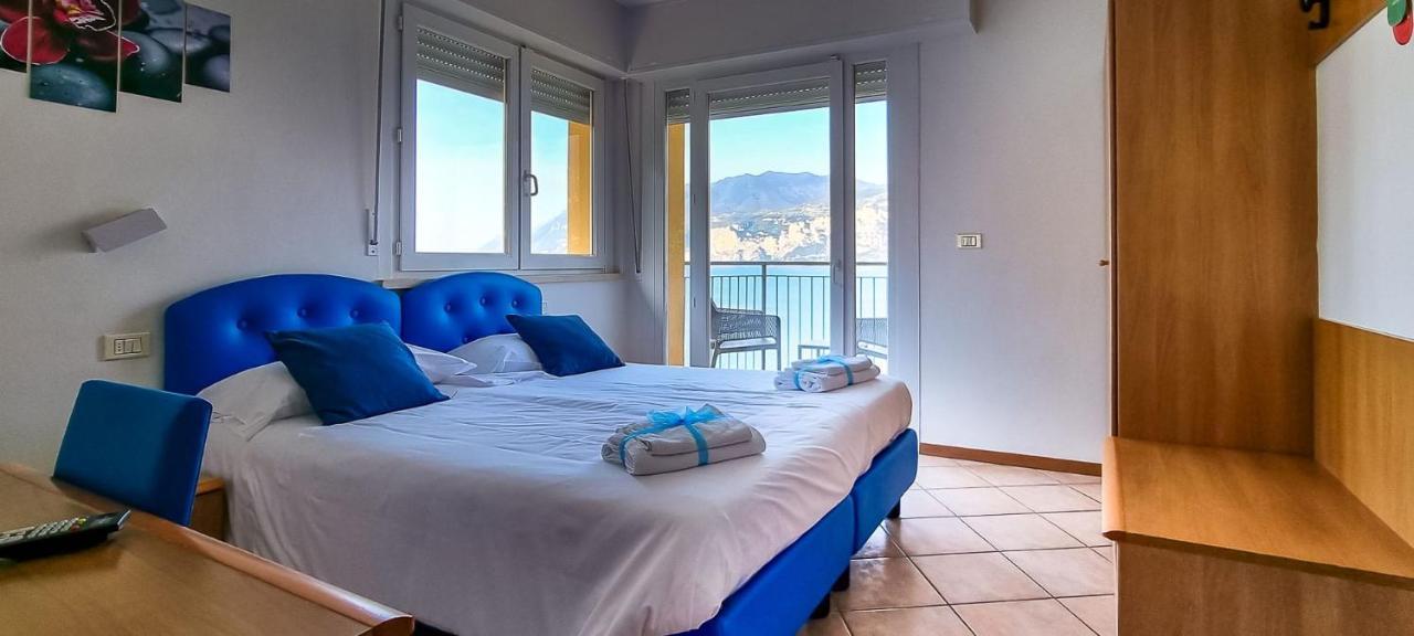 Hotel Casa Marinella Малчезине Екстериор снимка