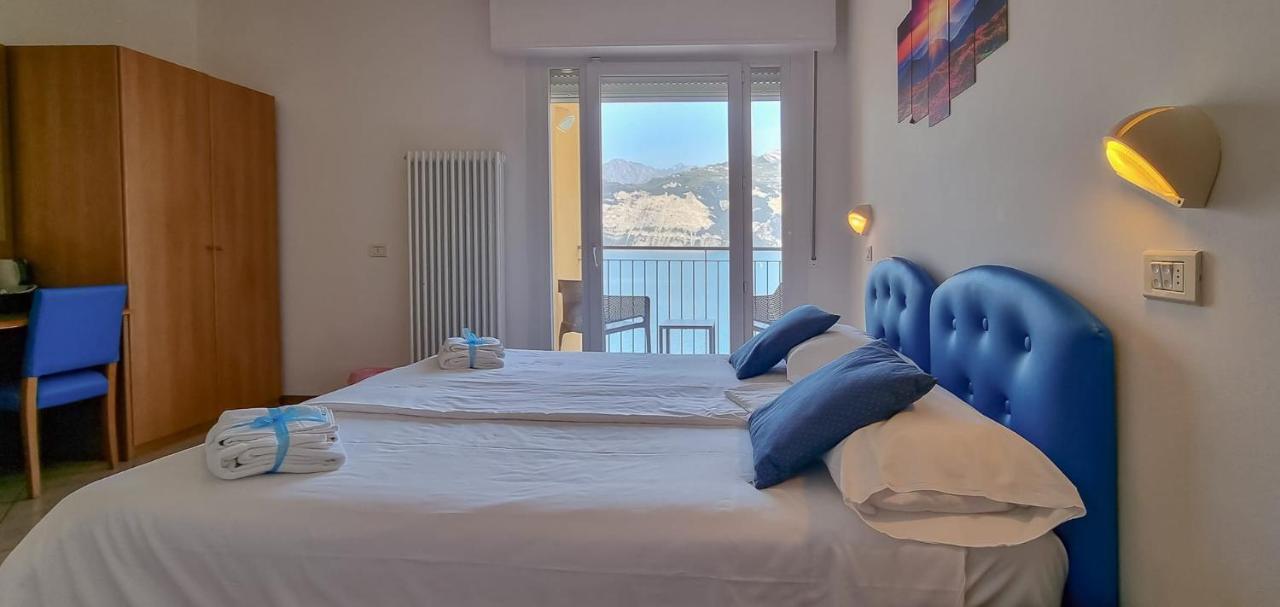 Hotel Casa Marinella Малчезине Екстериор снимка