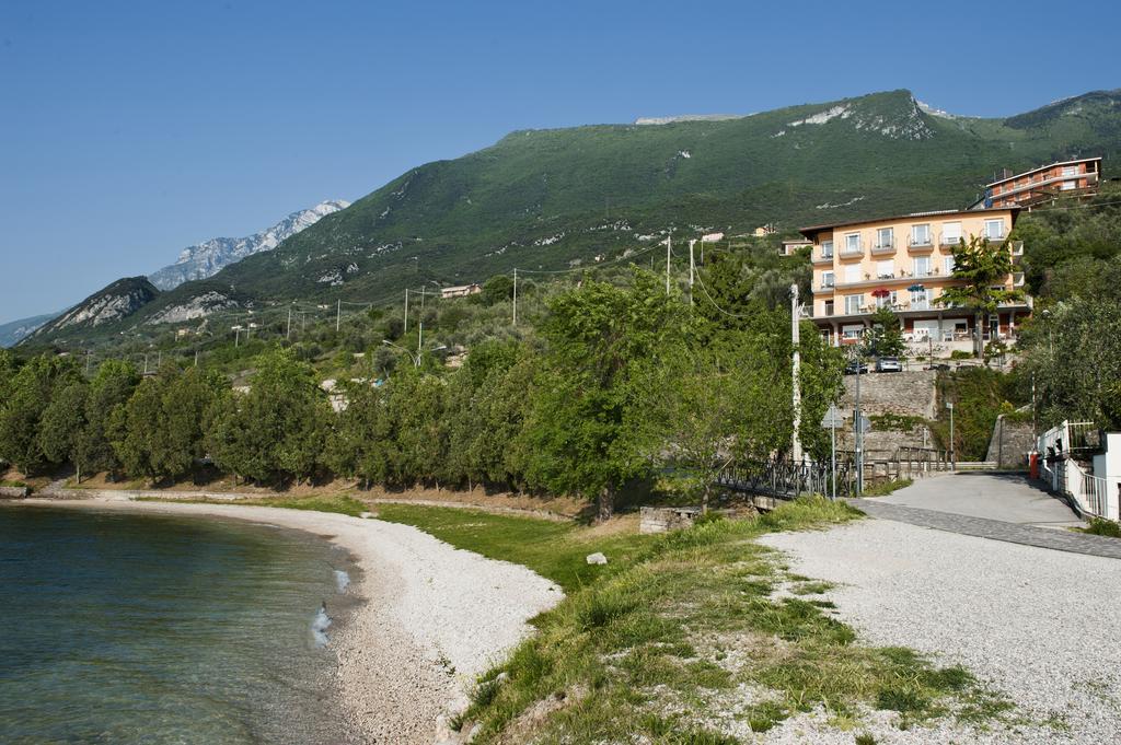Hotel Casa Marinella Малчезине Екстериор снимка