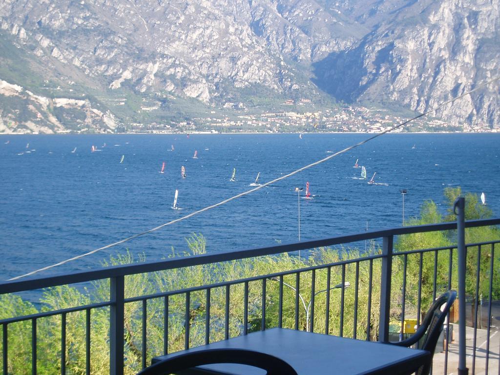 Hotel Casa Marinella Малчезине Екстериор снимка