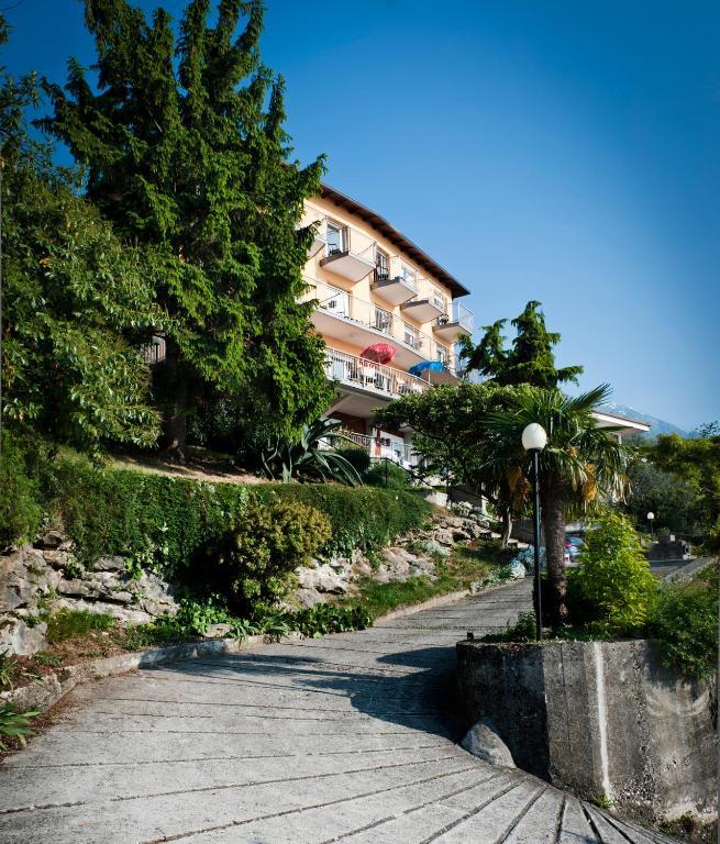 Hotel Casa Marinella Малчезине Екстериор снимка