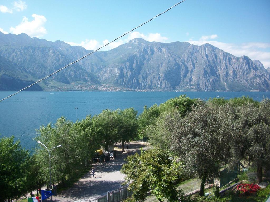 Hotel Casa Marinella Малчезине Екстериор снимка