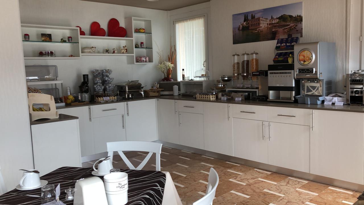 Hotel Casa Marinella Малчезине Екстериор снимка