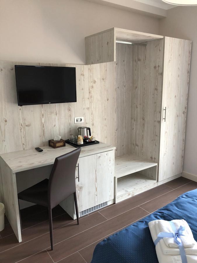 Hotel Casa Marinella Малчезине Екстериор снимка