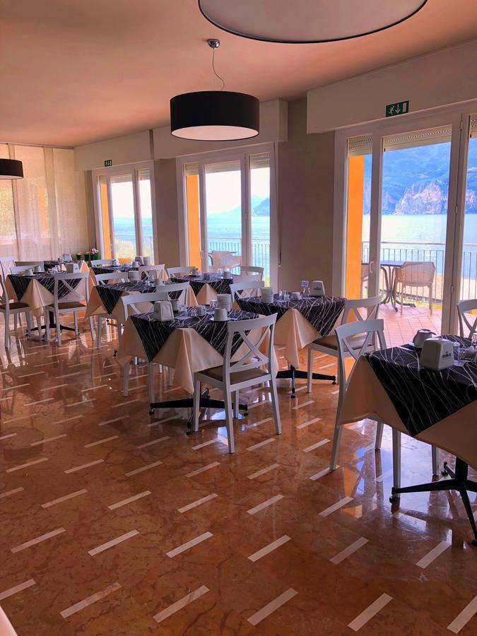 Hotel Casa Marinella Малчезине Екстериор снимка