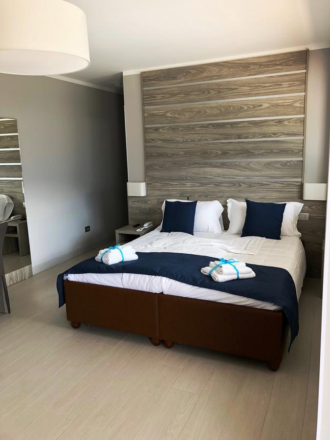 Hotel Casa Marinella Малчезине Екстериор снимка