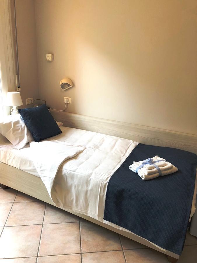 Hotel Casa Marinella Малчезине Екстериор снимка