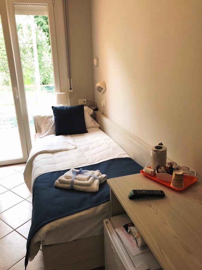 Hotel Casa Marinella Малчезине Екстериор снимка