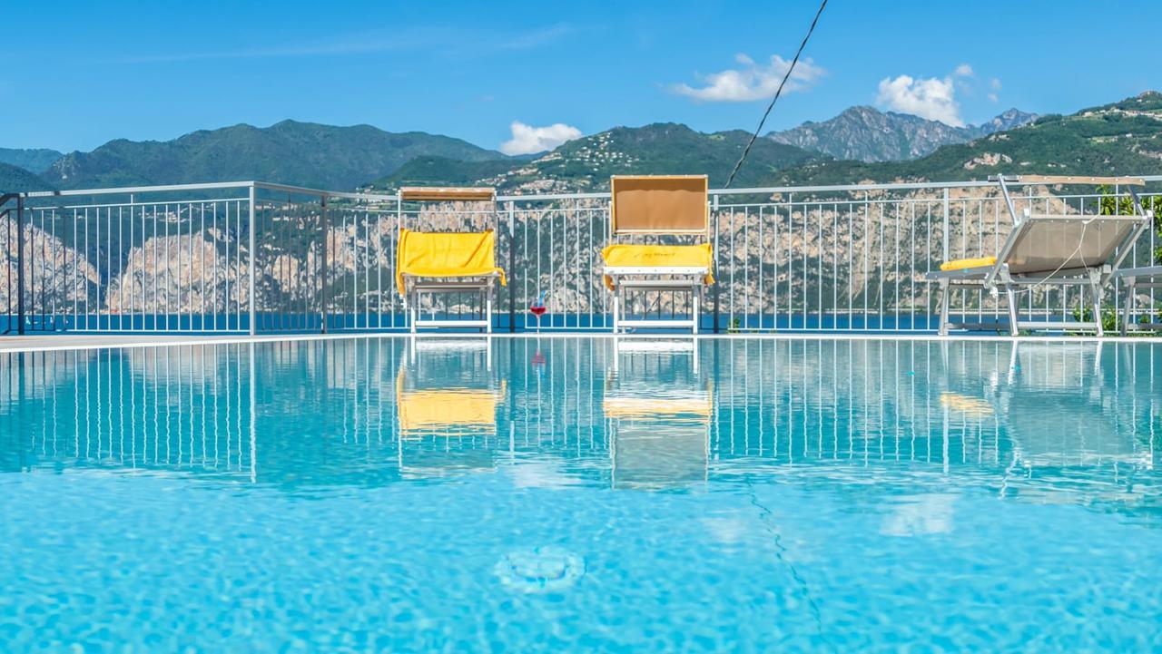 Hotel Casa Marinella Малчезине Екстериор снимка