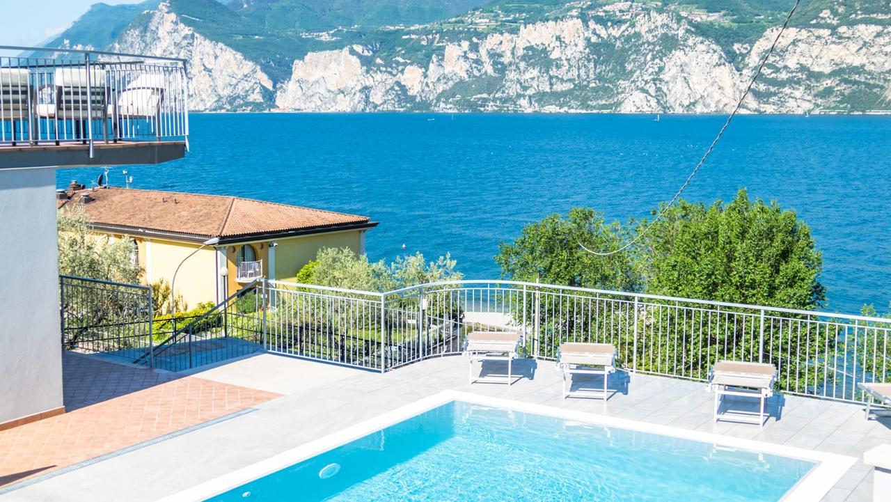Hotel Casa Marinella Малчезине Екстериор снимка
