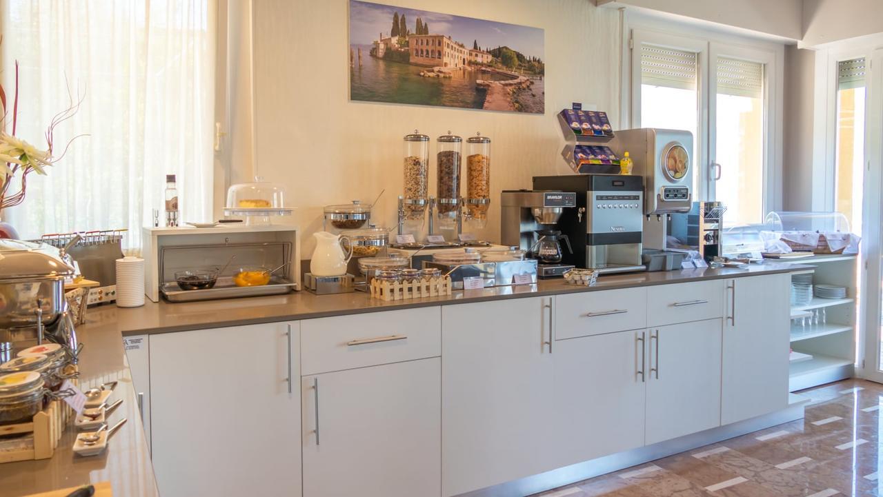 Hotel Casa Marinella Малчезине Екстериор снимка