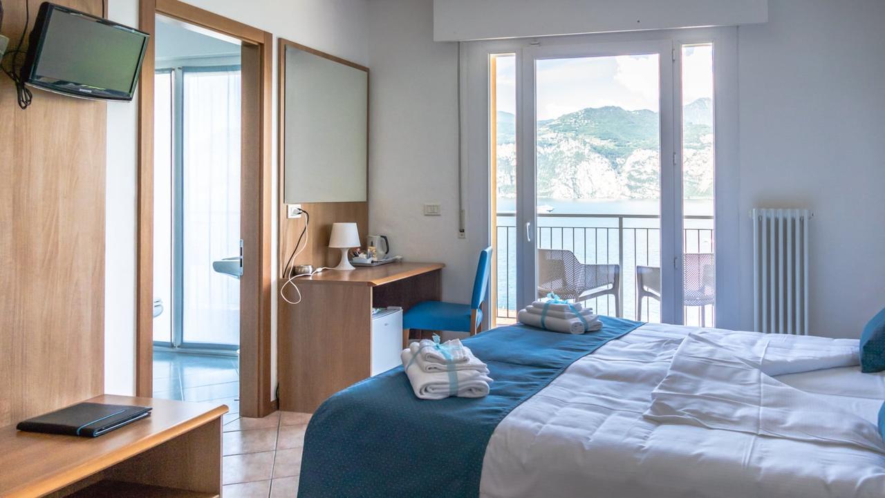 Hotel Casa Marinella Малчезине Екстериор снимка