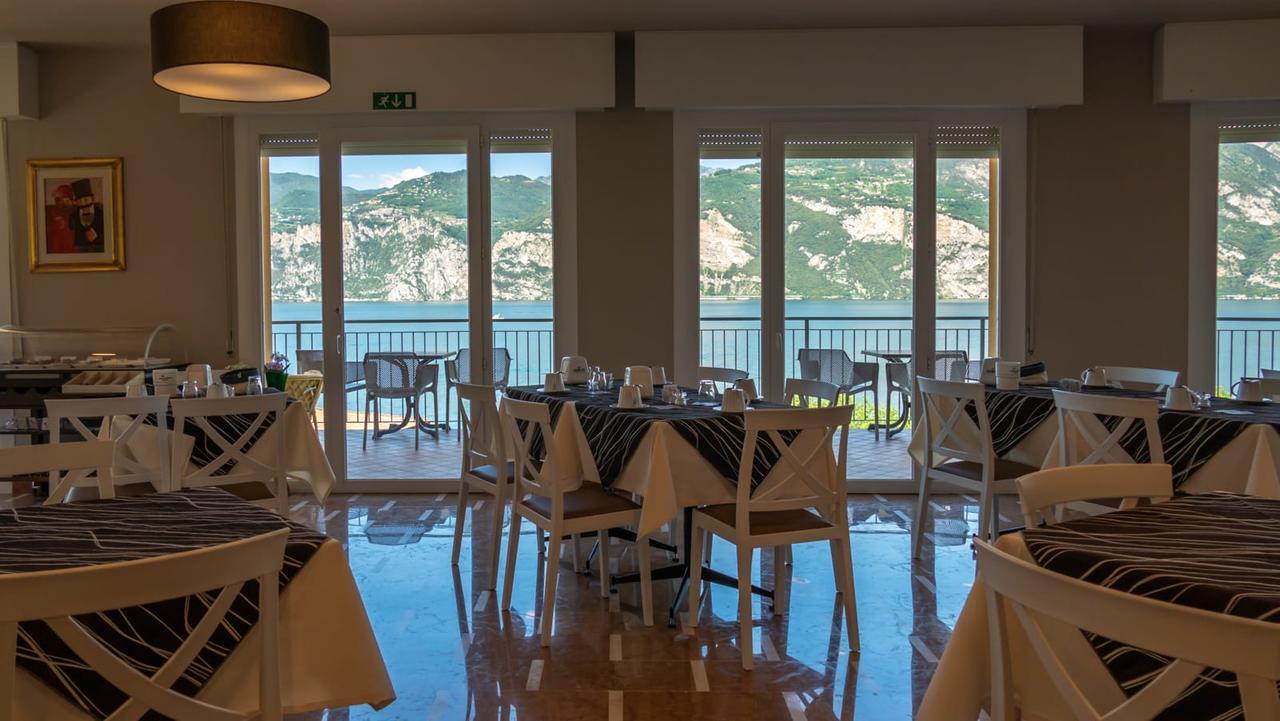 Hotel Casa Marinella Малчезине Екстериор снимка